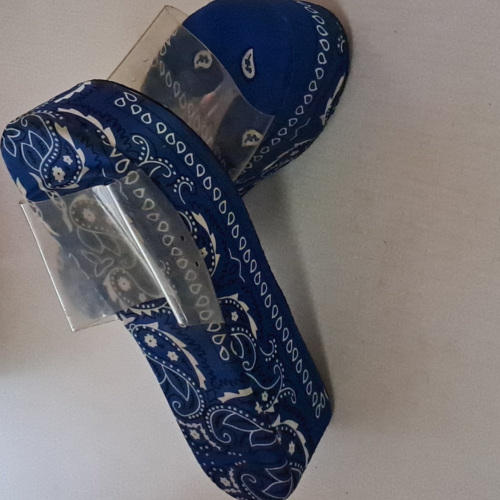 Sandals - Picture 2 of 3
